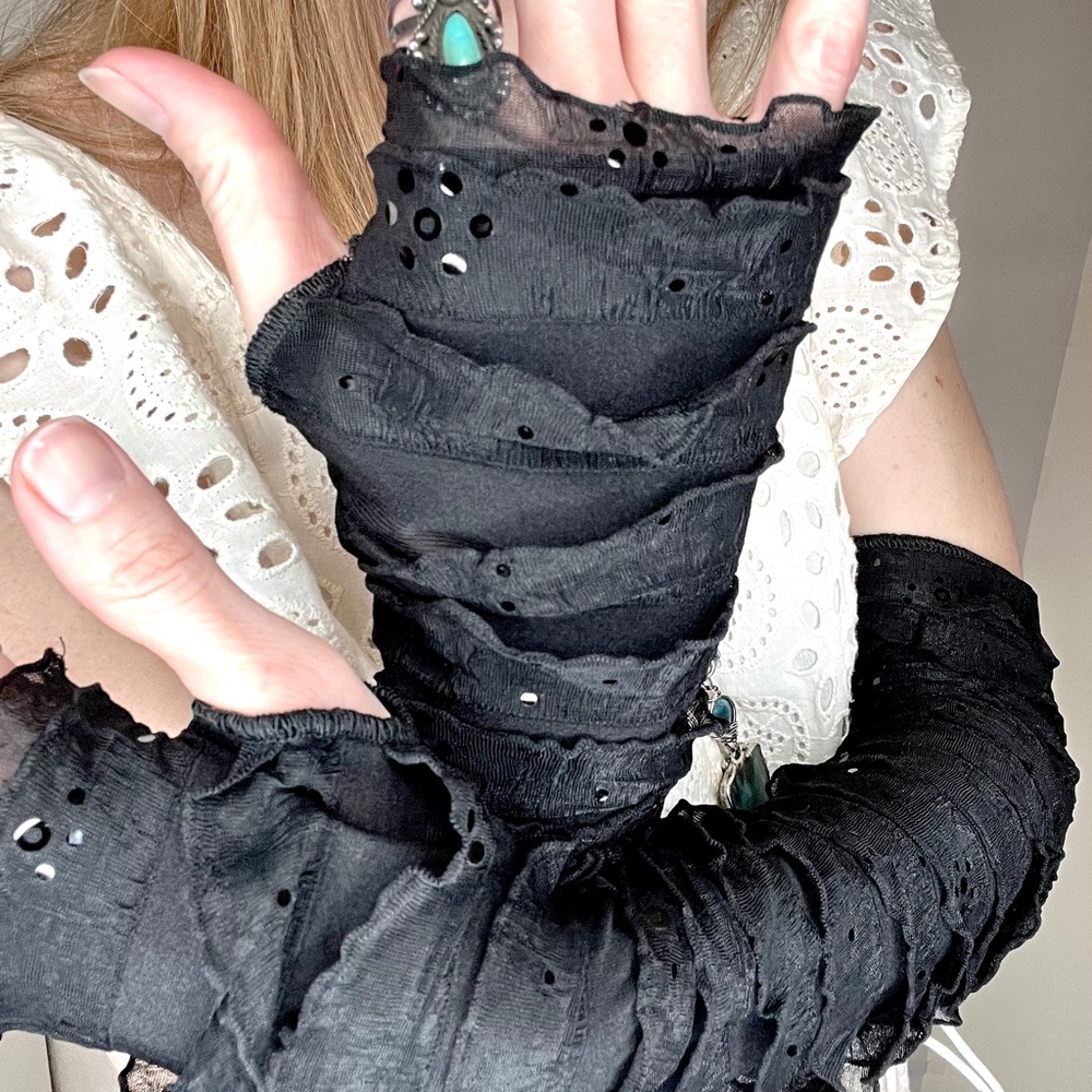 Black Sequin Gloves Ruffle Arm Warmers Goth Mummy Costume Striped - Picture 5 of 5